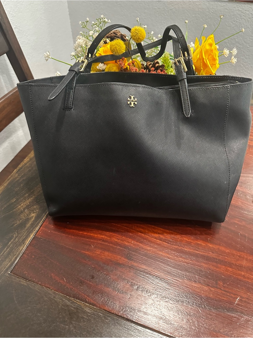 Tory Burch York Buckle Tote Black Saffiano Leather Gold Hardware – Pre-Owned